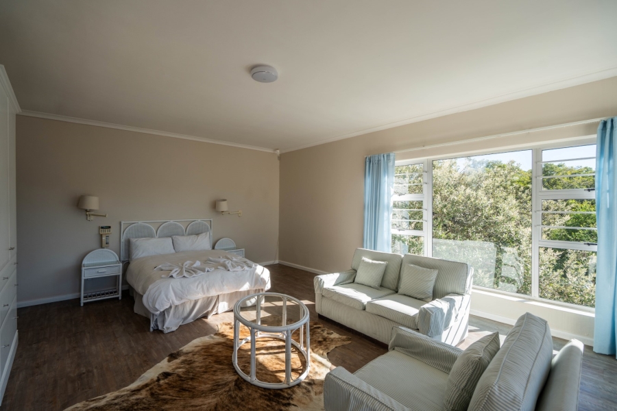 6 Bedroom Property for Sale in West Bank Eastern Cape